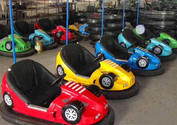 coches de choque de parque de atracciones